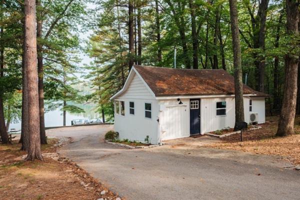 טראוורס סיטי Arbutus Lake 3 Bedroom Cottage מראה חיצוני תמונה