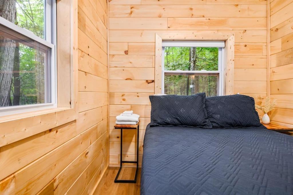טראוורס סיטי Arbutus Lake 3 Bedroom Cottage מראה חיצוני תמונה